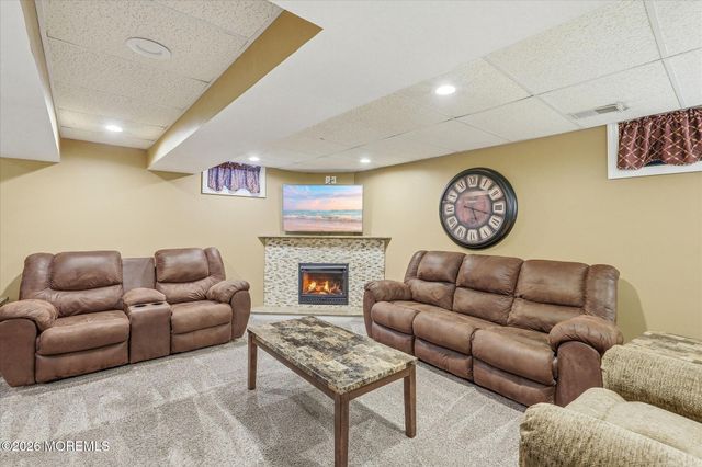 1117 S Maplecrest Court, Toms River, NJ 08753