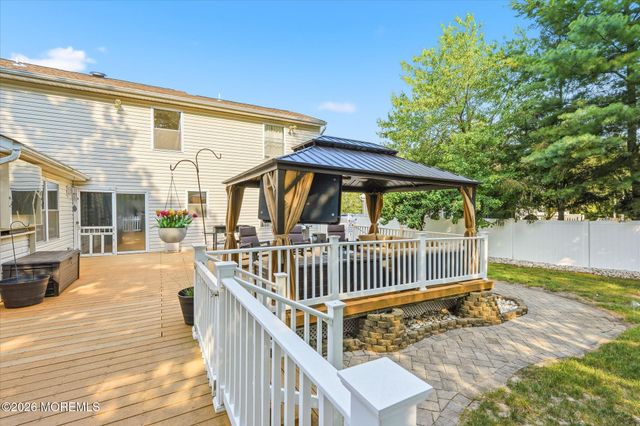 1117 S Maplecrest Court, Toms River, NJ 08753