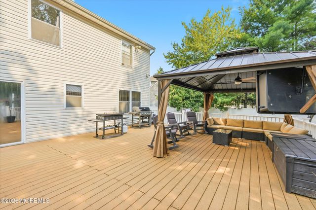 1117 S Maplecrest Court, Toms River, NJ 08753