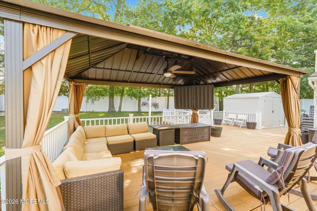 1117 S Maplecrest Court, Toms River, NJ 08753