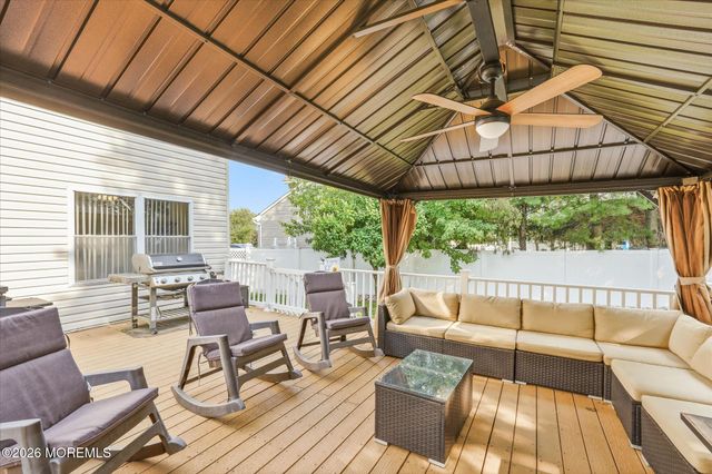 1117 S Maplecrest Court, Toms River, NJ 08753