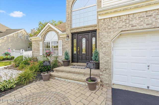 1117 S Maplecrest Court, Toms River, NJ 08753