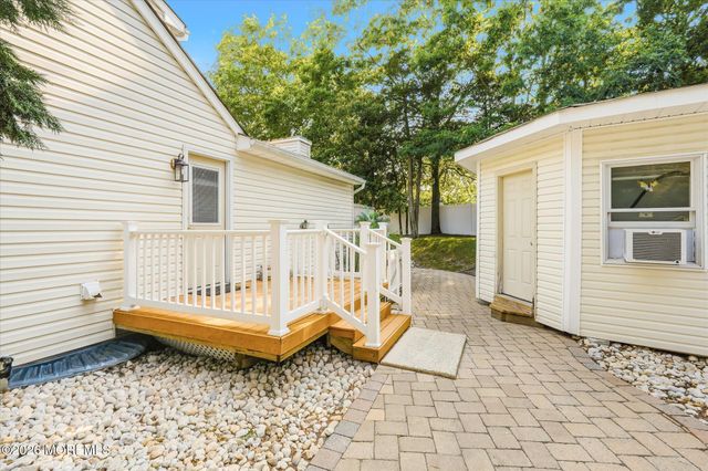 1117 S Maplecrest Court, Toms River, NJ 08753