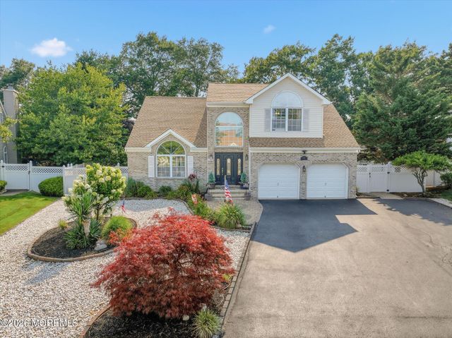 1117 S Maplecrest Court, Toms River, NJ 08753