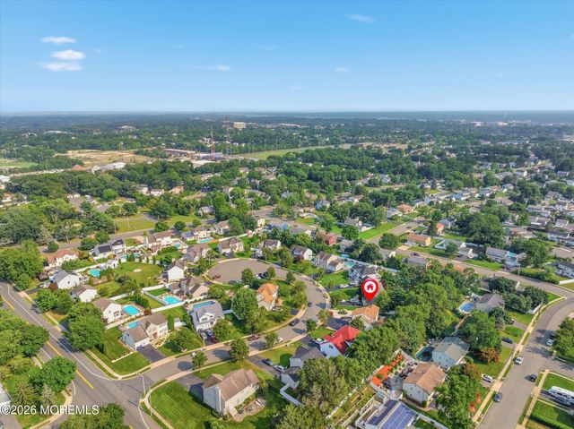 1117 S Maplecrest Court, Toms River, NJ 08753