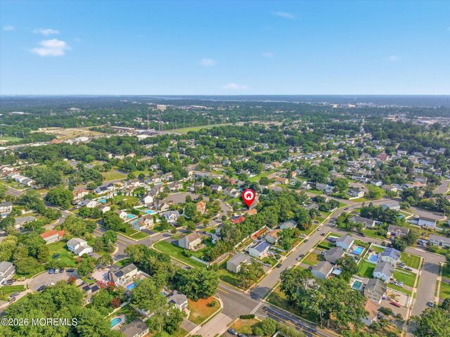 1117 S Maplecrest Court, Toms River, NJ 08753