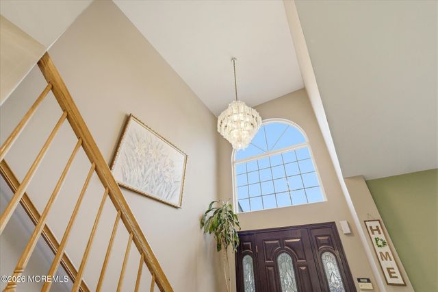 1117 S Maplecrest Court, Toms River, NJ 08753