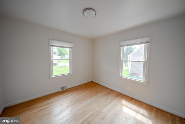 4002 74TH AVE, Hyattsville, MD 20784