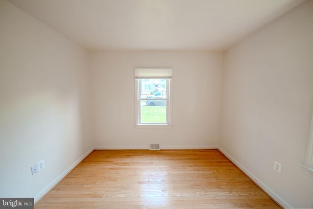 4002 74TH AVE, Hyattsville, MD 20784