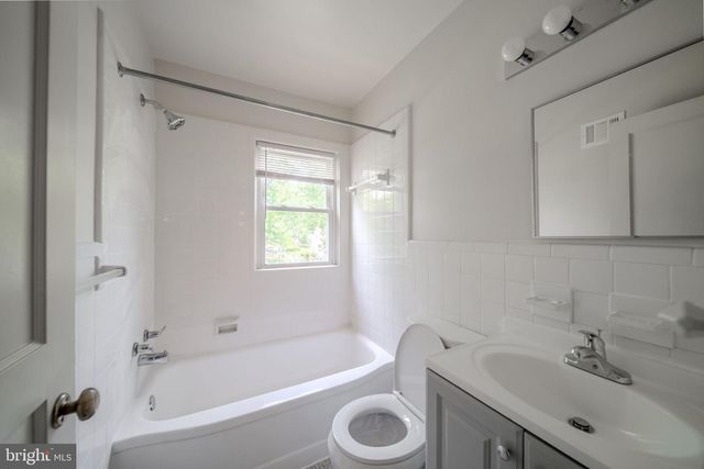 4002 74TH AVE, Hyattsville, MD 20784