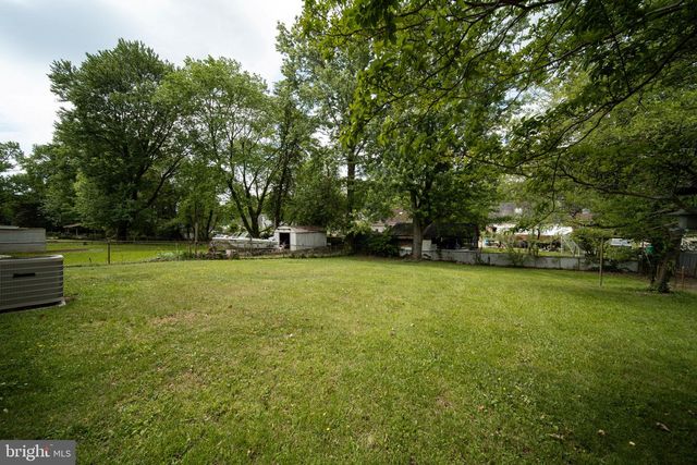 4002 74TH AVE, Hyattsville, MD 20784