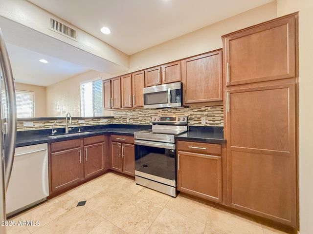 21655 N 36TH Avenue 118, Glendale, AZ 85308