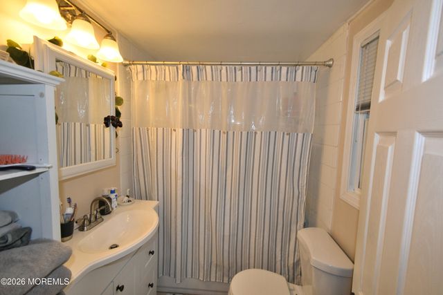 1050 Woodmere Drive, Keyport, NJ 07735