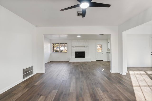 1145 Salem Road, Conway, AR 72034