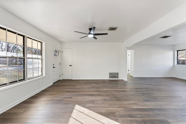 1145 Salem Road, Conway, AR 72034