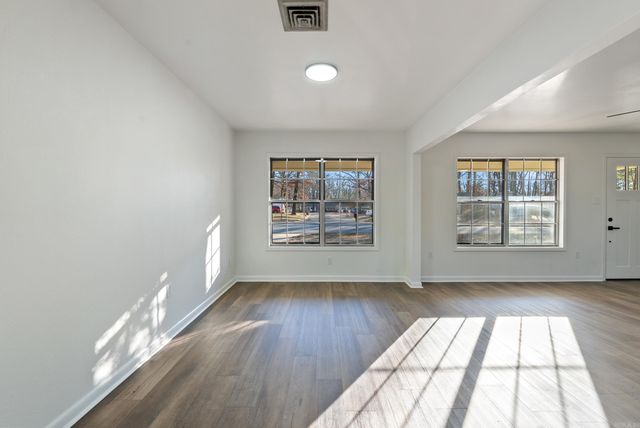 1145 Salem Road, Conway, AR 72034