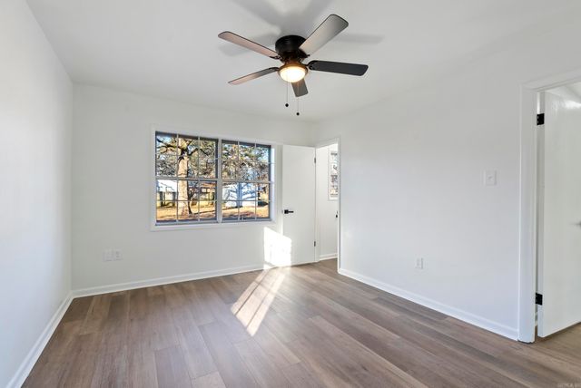 1145 Salem Road, Conway, AR 72034