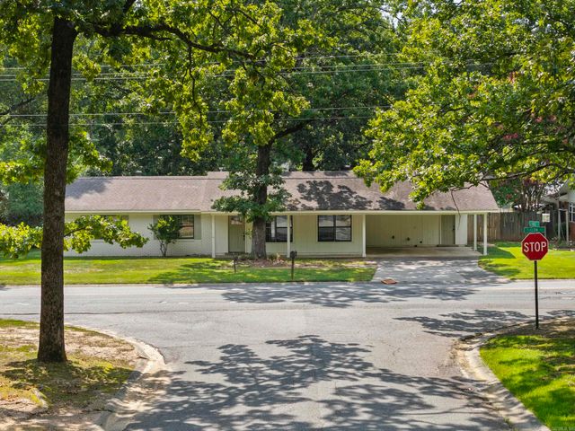 1145 Salem Road, Conway, AR 72034