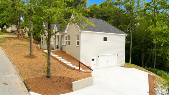 1721 Starboard Dr, Hixson, TN 37343