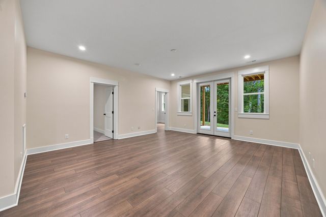 1721 Starboard Dr, Hixson, TN 37343