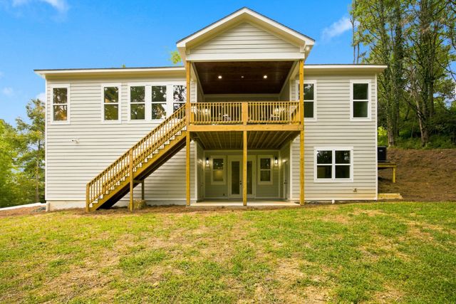1721 Starboard Dr, Hixson, TN 37343