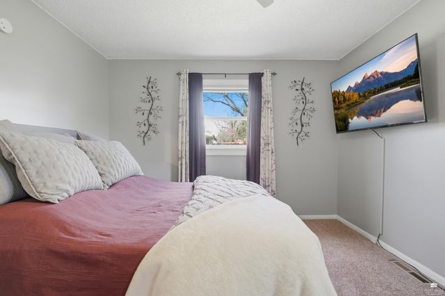 1400 Westwind Dr., Manhattan, KS 66503