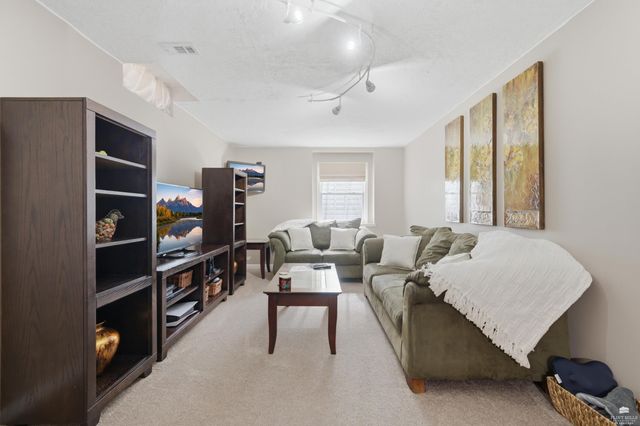 1400 Westwind Dr., Manhattan, KS 66503