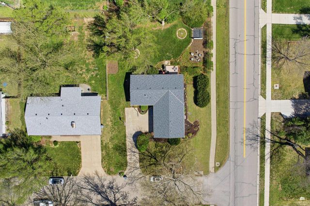 1400 Westwind Dr., Manhattan, KS 66503