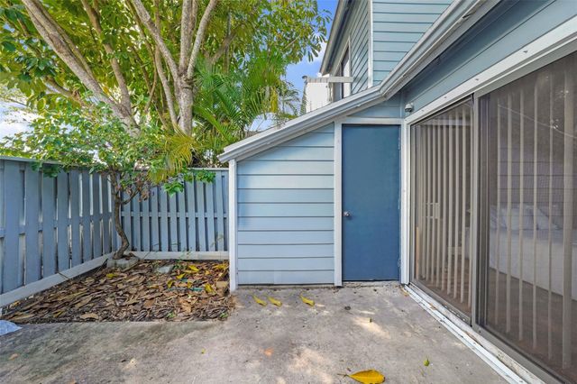 2029 Winners Circle 2029, North Lauderdale, FL 33068