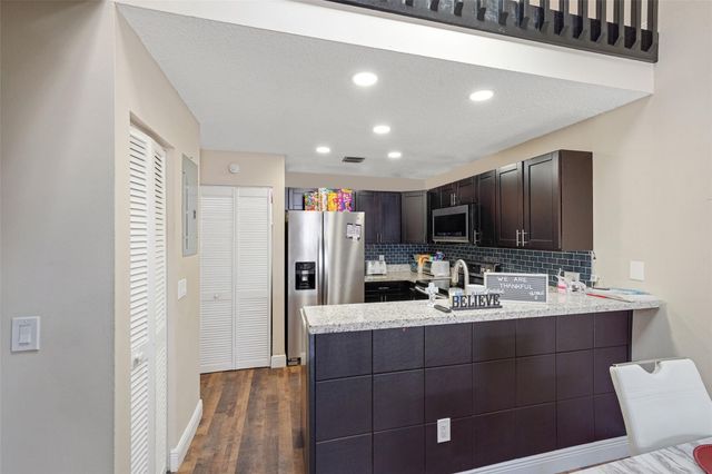 2029 Winners Circle 2029, North Lauderdale, FL 33068