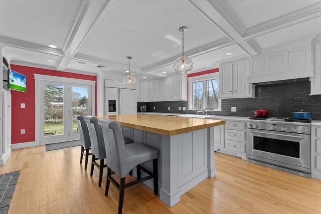 585 Careswell St, Marshfield, MA 02050