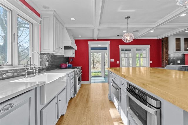 585 Careswell St, Marshfield, MA 02050