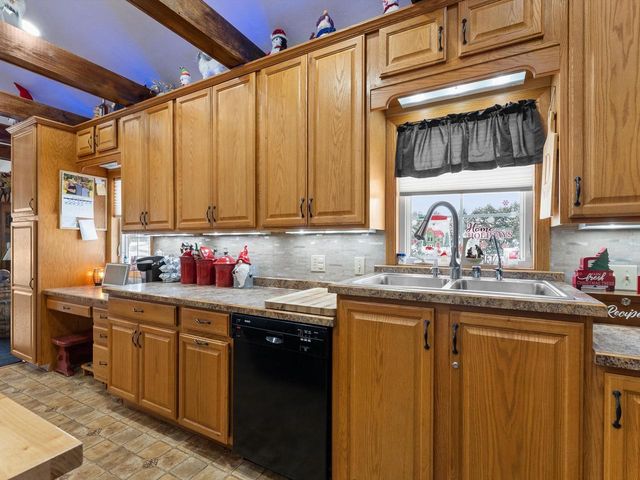 5425 Old Q ROAD, Manitowoc, WI 54220