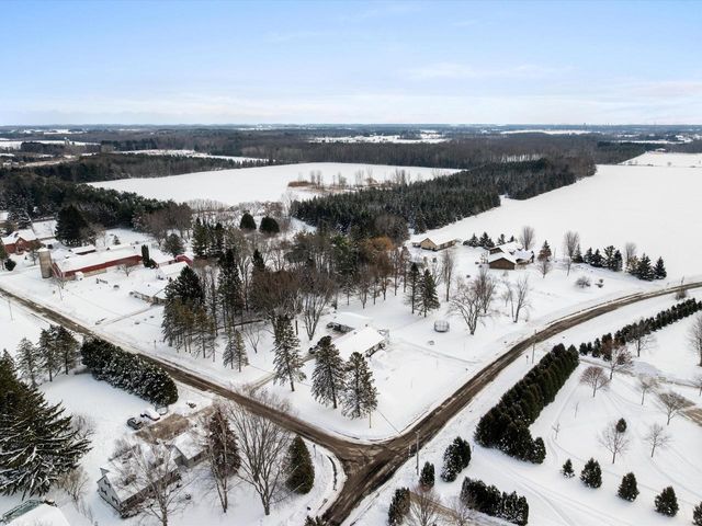 5425 Old Q ROAD, Manitowoc, WI 54220