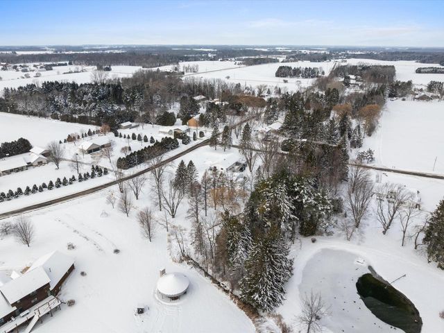 5425 Old Q ROAD, Manitowoc, WI 54220