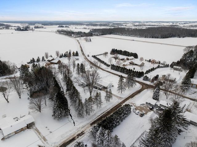 5425 Old Q ROAD, Manitowoc, WI 54220