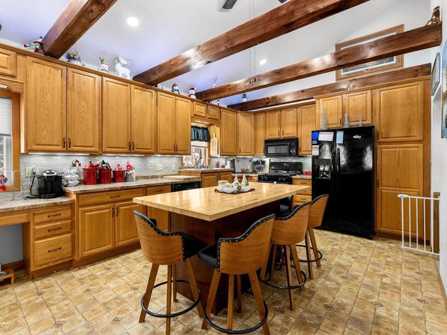 5425 Old Q ROAD, Manitowoc, WI 54220