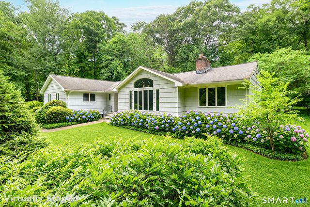 80 Wake Robin Lane, Stamford, CT 06903