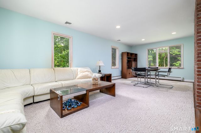 80 Wake Robin Lane, Stamford, CT 06903