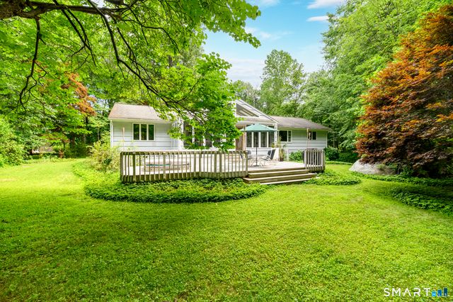 80 Wake Robin Lane, Stamford, CT 06903