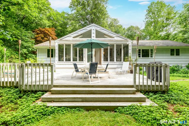 80 Wake Robin Lane, Stamford, CT 06903