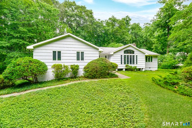 80 Wake Robin Lane, Stamford, CT 06903