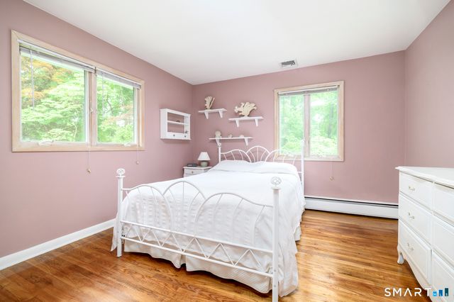 80 Wake Robin Lane, Stamford, CT 06903