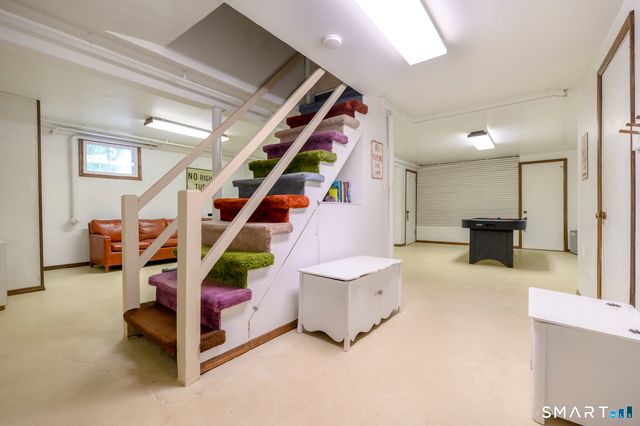 80 Wake Robin Lane, Stamford, CT 06903