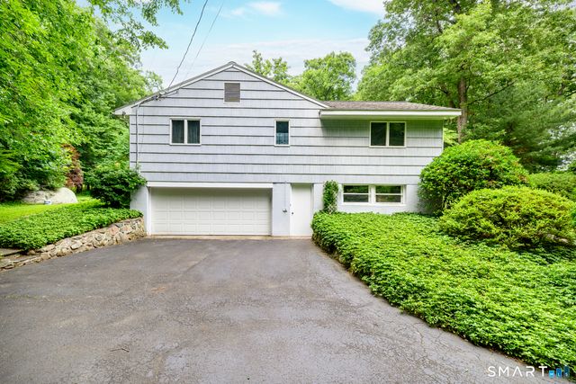80 Wake Robin Lane, Stamford, CT 06903