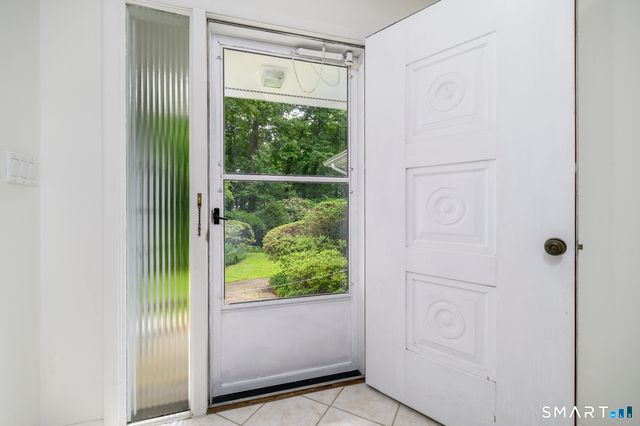 80 Wake Robin Lane, Stamford, CT 06903