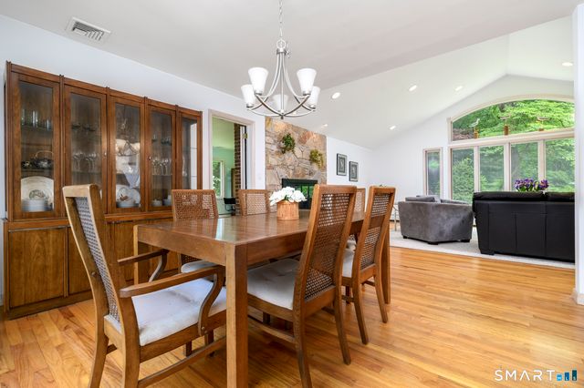 80 Wake Robin Lane, Stamford, CT 06903