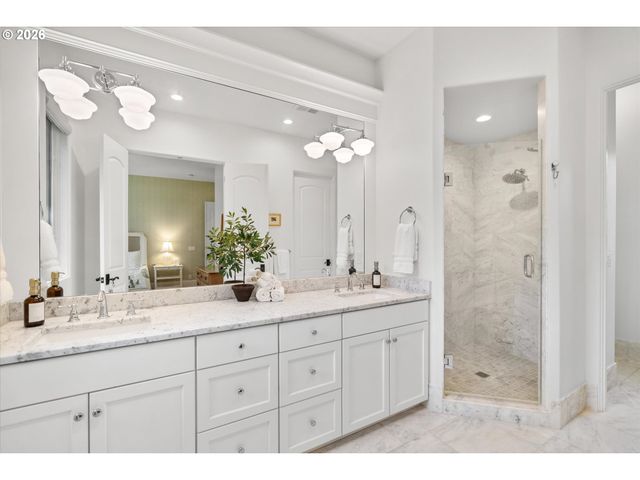 5260 Nw 137TH Ave, Portland, OR 97229