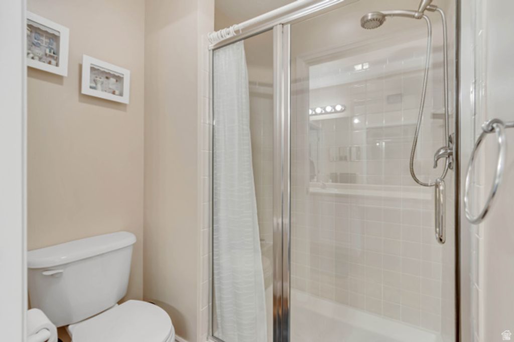 Image 18 of property listing at 3549 S VILLA VIEW DR #D, West Valley City, UT 84120