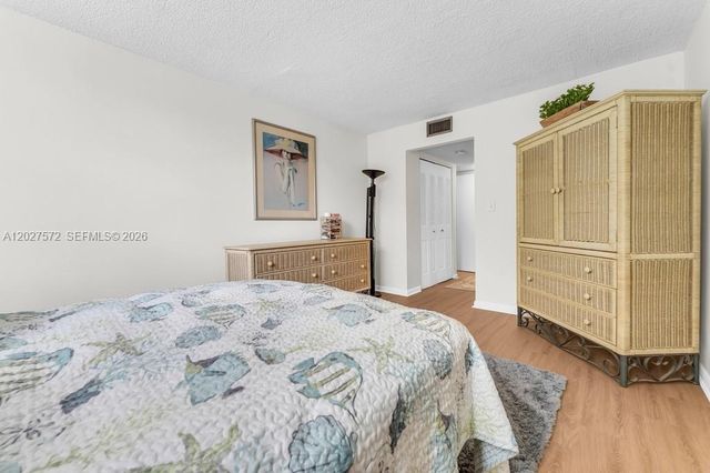 6600 Cypress Rd 310, Plantation, FL 33317